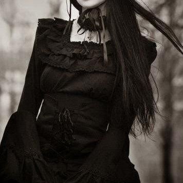 vampryte's profile picture. feral psychic - vampire girl dissolving into the sky