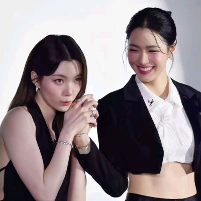 daniishhh_'s profile picture. She/Her

🇮🇩🇭🇰