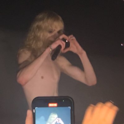 minorbutmaj0rr's profile picture. i am full of heavy metals i am a heavy metal man