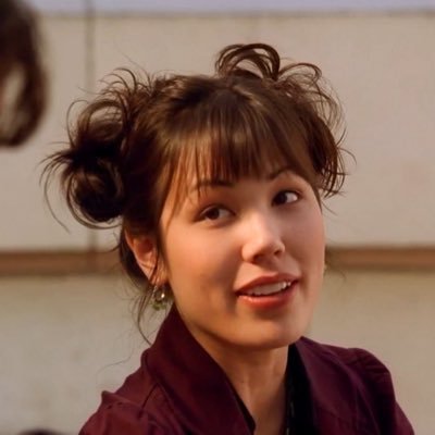 goldenbcnes's profile picture. lesbian misandrist / depressed vikings fan / free palestine 🇵🇸