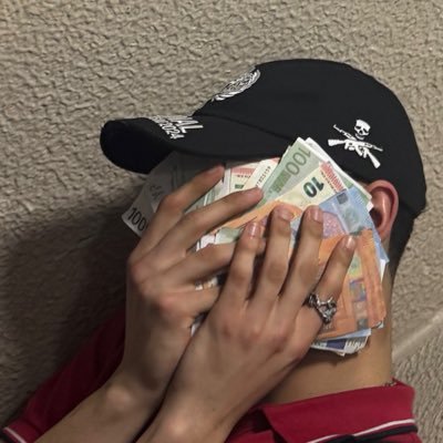 menorquente13's profile picture. #ödio #santana #trevas #opnmp