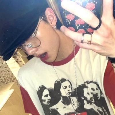 hyunjithighs's profile picture. ´ ☾ .݁ all you need is love , dreams , & straykids ! ! (⁎˃ᴗ˂⁎) ˚◞ ⋆ skz dc 25 ’ ₊˚⊹ rpf writer (ෆ˙ᵕ˙ෆ) 🦊🥟 president . ݁𖦹