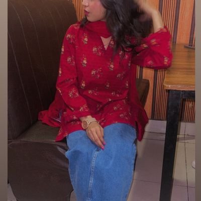 eemankhan_'s profile picture. born in the season of falling leaves 🍂✨