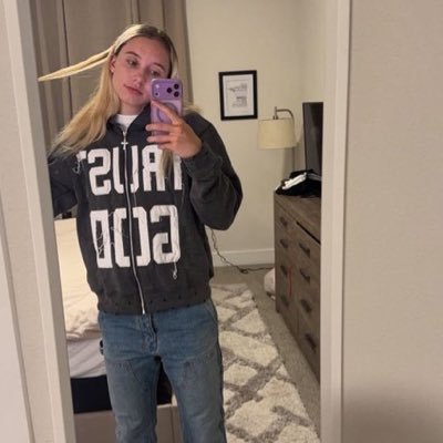 lyrabuckets's profile picture. loona and wbb | @lyraphics