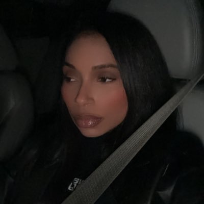 TAYLOREDTAKES's profile picture. she's ghetto, but she has a runway quality about her 🇵🇷