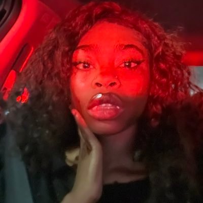 trustdaprocessb's profile picture. i am literally the human embodiment of love 💌