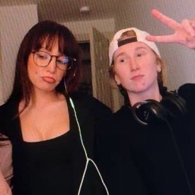 kileyhive's profile picture. 123 I WANT YURI 123 I WANT YURI 123