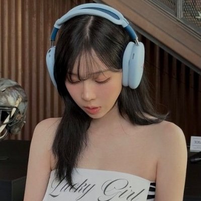 soistrea's profile picture. 