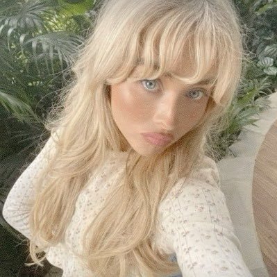 lunarfades's profile picture. 