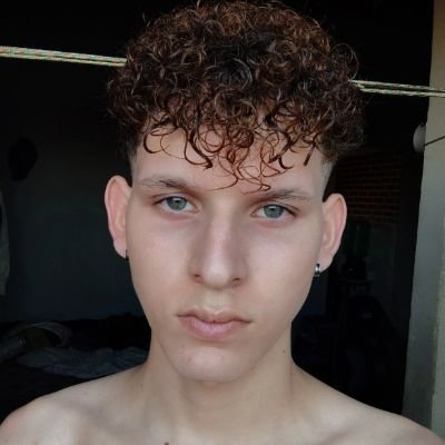 byjoneee's profile picture. apenas um jovem em busca de algo que não sabe oq é 🦄