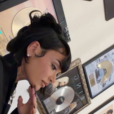 rizeys's profile picture. lesbian, autistic and adhd. i do art sometimes. 27. unofficial kehlani promoter account.