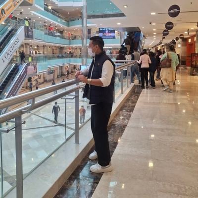 ChiishiSwu's profile picture. History Buff/Retrophiliac,alumnus of St Joseph university, survived from JCC n Covid,General Secretary of AVSU,living in modesty,towards mygoal.