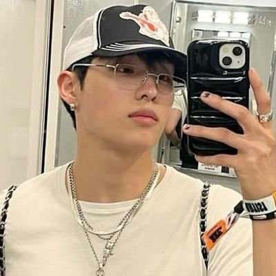 shootsstarz's profile picture. rp nsfw.