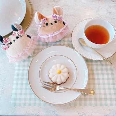 ofutonniirunoyo's profile picture. チラ(茶色)とごとーちゃん(白色)を愛でるアカウントです。この度(@ofutonkaeruyo)とセパレートしました。