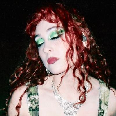 lighhty's profile picture. just pensamientos intrusivos ☁️