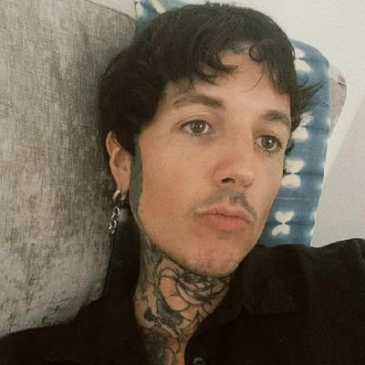 sp3ctrr's profile picture. ──★ 'its getting darker but I'll carry on' ⋮ bangchan bias ⋮ railway enthusiast ⋮ multifandom