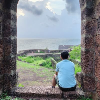 Coolkiranj's profile picture. सावलीची आस ना कोवळसे ऊन मी, सूर नाही संगती एक तरीही धून मी, ज्यात डोकावेंन मी ते मनाचे बिंब मी, जो पुरेल जन्म सारा, तो सोबतीचा चंग मी.! #मैत्रीजपणारा #राजसमर्थक