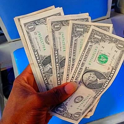 FavourTsl's profile picture. I'm a happy person... happiness is free 🌏🏪🆓