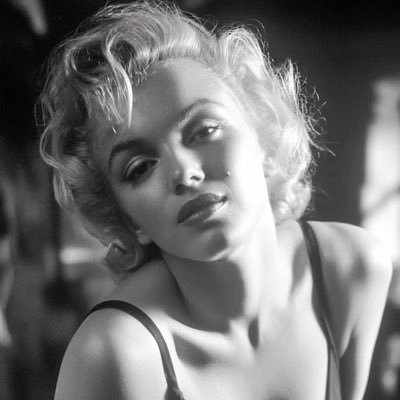 DAfrodite68177's profile picture. Anima lunatica,diretta schietta, riservata,molto diffidente ,cinica,ma so essere passionale con chi lo merita . (No incontri ! ) Carola è il mio nome .