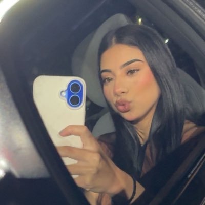 bbyyvivii's profile picture. 