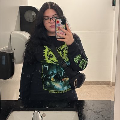 xyzarv's profile picture. 