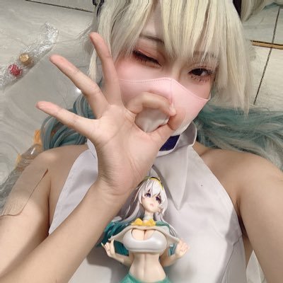 Johna90645262's profile picture. 以过认证，口令红包48入门槛(会上线看别撤回)可以看到没有流出的图包，然后然后私聊正常的我都可以回复，没有快手抖音，问线下死妈