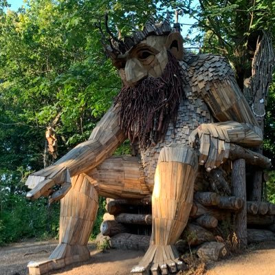 wrecre8_dan's profile picture. 🍺 🤘👁👅🥾⚽️🏈🥎🏒🎸 and of course emotional support titties! Dad bod/ beer bod. Irish Goodby’s. Rock 🎸🤘 and tacos 🌮!!