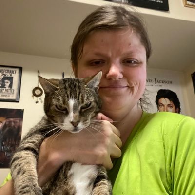 bekkisuzanne4's profile picture. I m single lady and live alone and have a pet cat and my named is bekki.