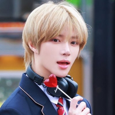 epilogyu's profile picture. taehyunholic ⋆˙⟡