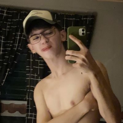 prettyboi_kylee's profile picture. 21,
tg: @Urdckboi_kyle