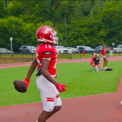 BFB_Mari15's profile picture. Work Never Stops 🏈#15 5’11 180 ATH 40yd: 4.6 @HuskyFast