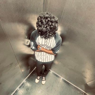 relvyyy's profile picture. Main character in a flop movie