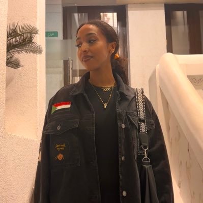 fatimafyb's profile picture. وطي الصوت عشان ولاء تشوف // انا أفريقي انا سوداني  Singer/SongWriter 🎤