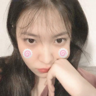 ℯ𝓁𝓁𝒶. Profile