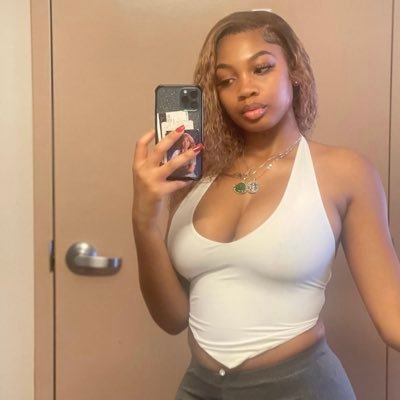 alexamarie00's profile picture. 