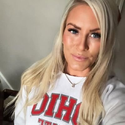 alicia_bil10821's profile picture. Simple life and peace ✌️
lover of sports and music 🎶 
Entrepreneur and business enthusiastic