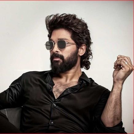 IconbAAlu's profile picture. #AA22 🗡️
 Evadu ayina @alluarjun anna Taruvate😌