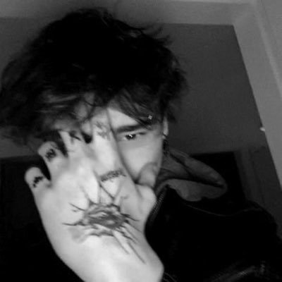 0174N_7's profile picture. 最先60万 / SNS元総フォロワー15万人