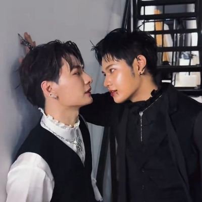 sweetiepie_45's profile picture. 🦁📸🖤📒|||
🐢♥️🥁🎤

 always support kristsingto ♥️🖤
KSBFG🌝