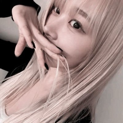 mffies's profile picture. twenty | i mourn over zayne like a husband left for war.