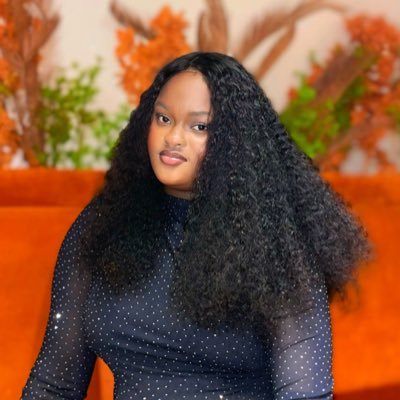 __Tunrayo14's profile picture. Content Creator | Writer✍️ | Host🎙️| Entrepreneur | Sales of Quality Jewelry and Wristwatches⌚💎!  IG: @Evenline_Fashion. Use the link 🔗