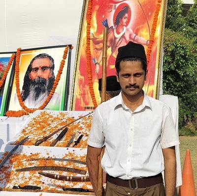 singh31919's profile picture. युद्ध ही तो वीर का प्रमाण है,
रणभूमि में होता असली सम्मान है।
जो तन-मन अर्पित करे मातृभूमि पर,
वही सच्चा सपूत, वही बलिदान है।