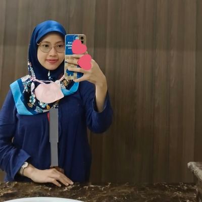 peculiarrosy's profile picture. Princess Consuela Banana Hammock