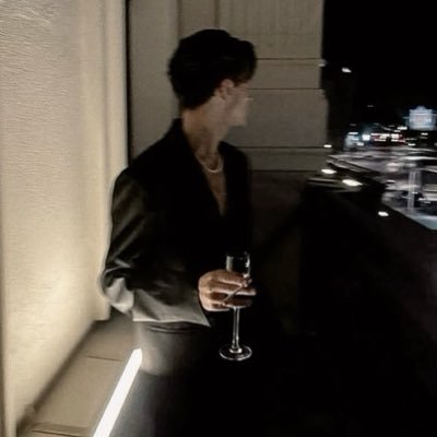 heyakkpp's profile picture. ~the art of eye contact