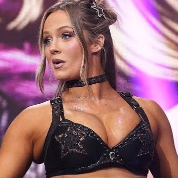 SeeMyStarAfar's profile picture. I commentary of @annajay___