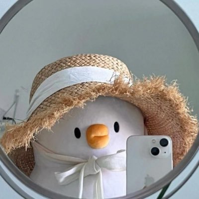 dvdeking's profile picture. lurker 👀