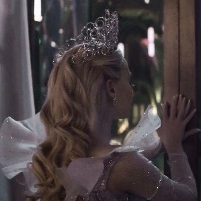 lola_bbh's profile picture. exo, txt, and snsd