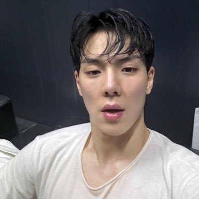 ZEN90N's profile picture. (fanacount)🐰 @CREAMPITE