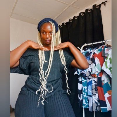 JS_AND_S's profile picture. writer/book lover/fashion designer ❤️