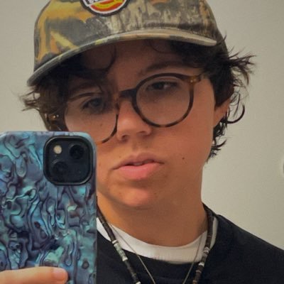 charmbutch's profile picture. 